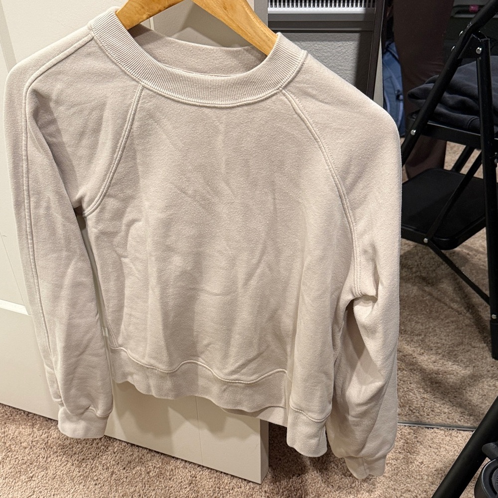 Abercrombie & Fitch Cream Sweatshirt